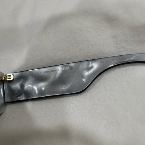 Gucci Fluo Rectangular Sunglasses in Shiny Black & Grey Solid - Picture 8 of 13